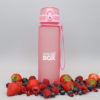 Pinke auslaufsichere Trinkflasche. BPA-frei und für Kohlensäure geeignet. 500ml. Ideal für Kinder in der KiTa, Schule oder Spielplatz.
